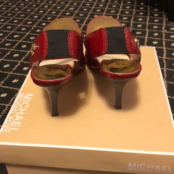 Michael Kors Rochelle patent sandals - Picture 3 of 8